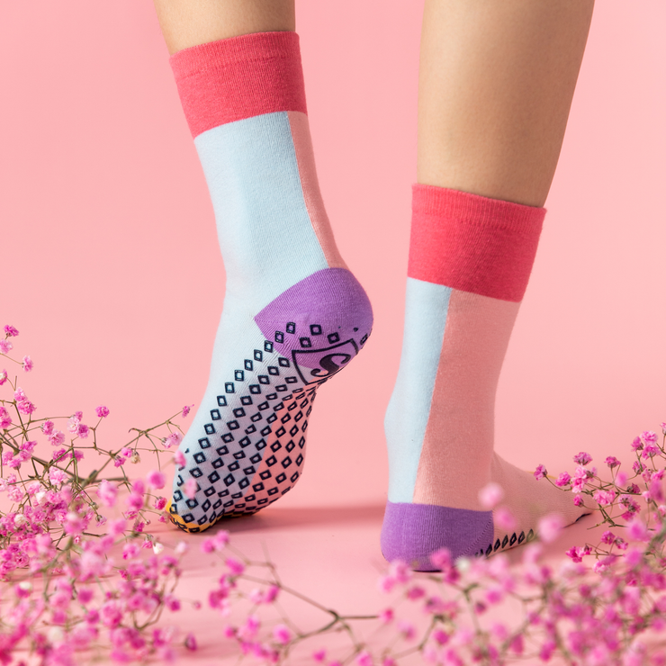 Girlish | Grip Socks